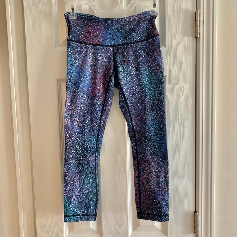 Rare Lululemon Mermaid Print Capri